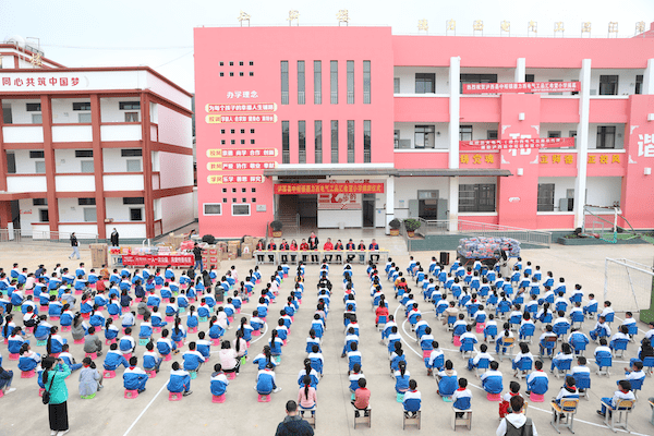 泸西县小学迈向教育现代化步伐的新项目